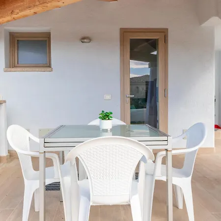 Sea View House 4 *