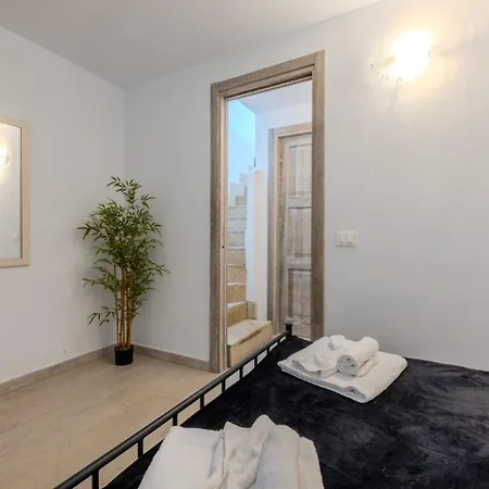 Sea View House 4 * 올비아